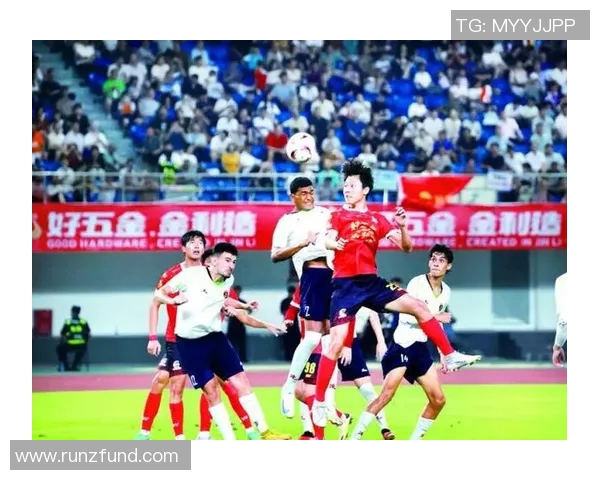 足球热身赛精彩纷呈各队备战新赛季展现实力与团队默契 足球热身赛精彩纷呈各队备战新赛季展现实力与团队默契